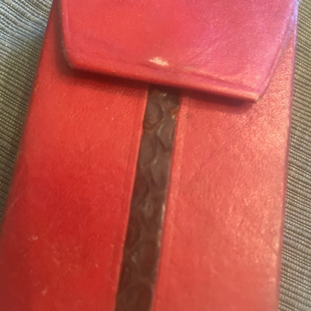 VTG Rolfs  cowhide cigarette case , circa 1950s .. very rare